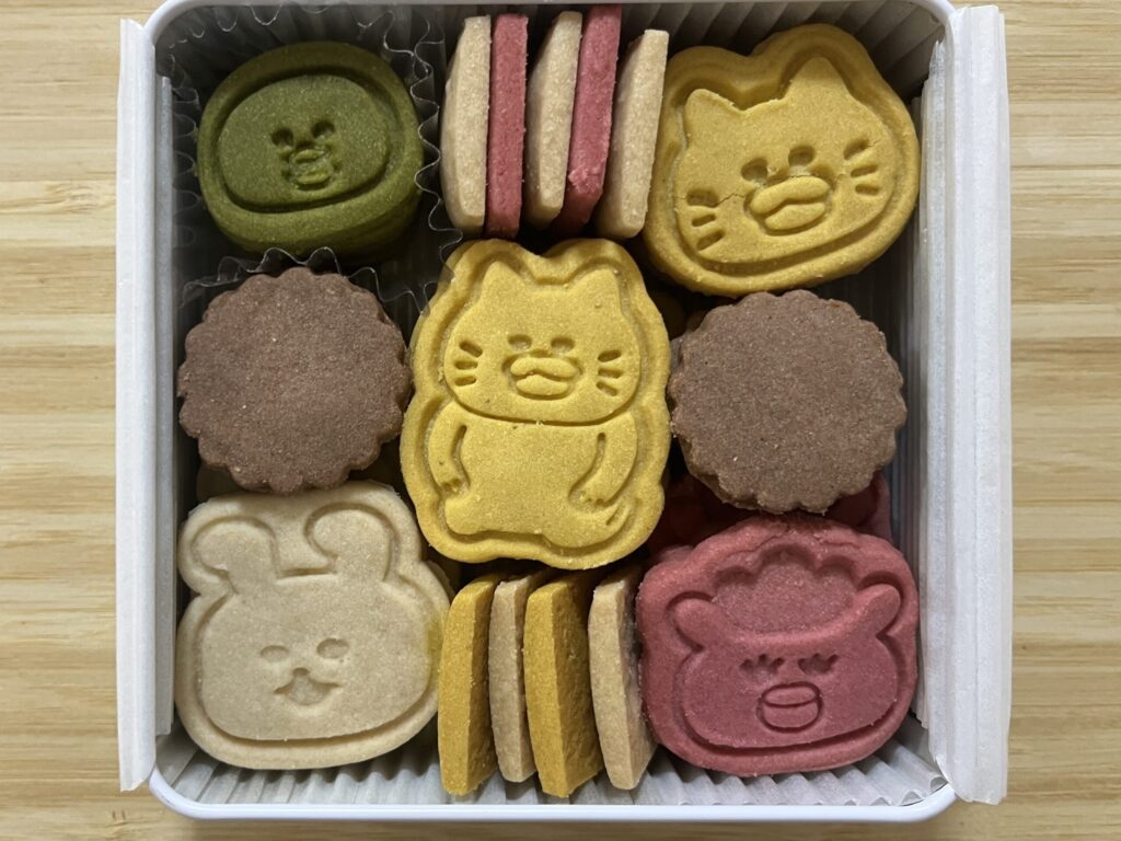 ノラネコぐんだん　クッキー缶　中身