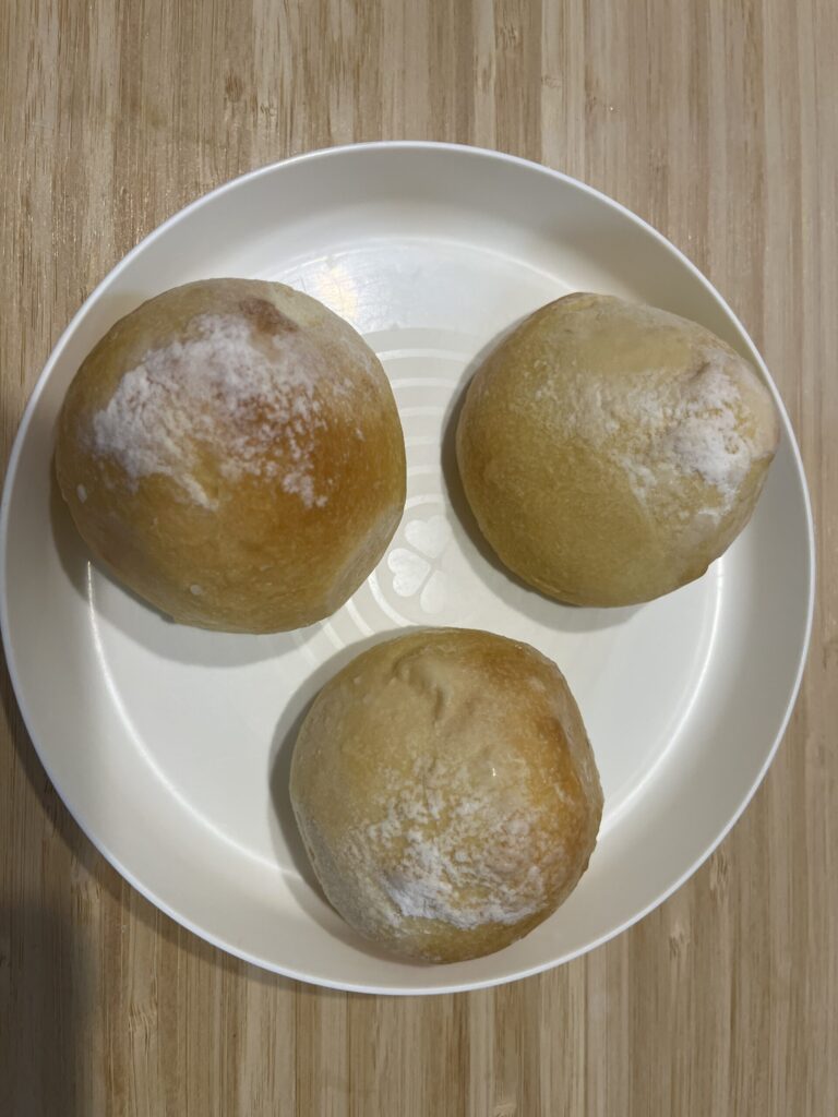 花畑牧場 チーズコーンパン 焼き上げる前