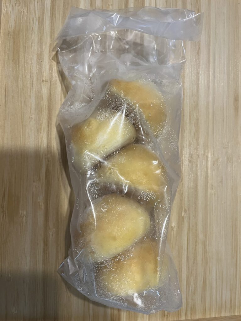 花畑牧場 チーズコーンパン 包装されたもの
