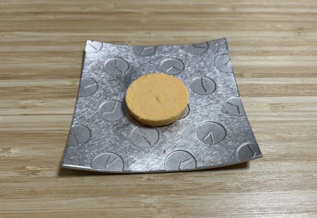 もりもと 生チョコクッキー メロン味 お皿に出した写真