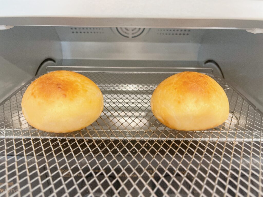 コーンパン トースターで焼いたところ